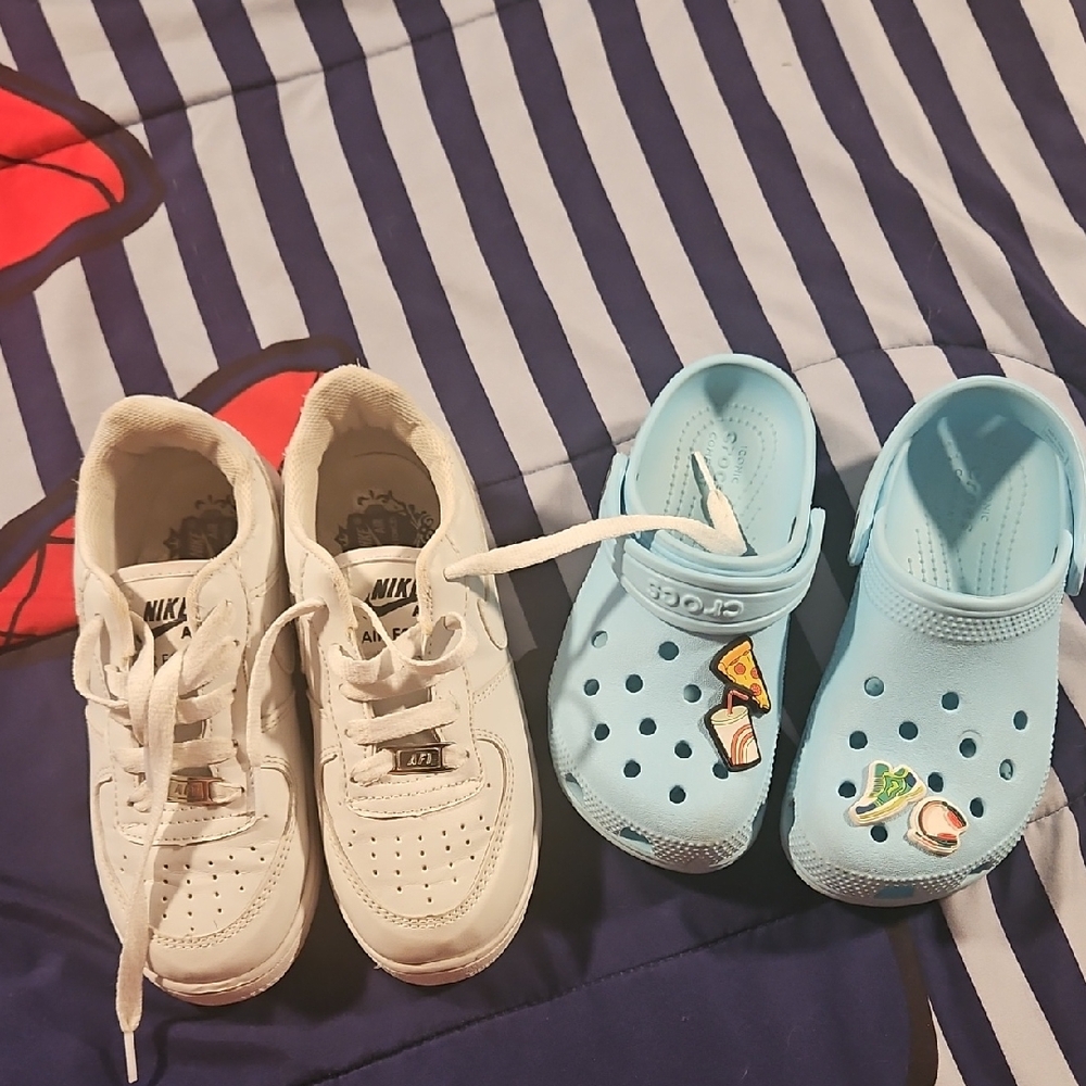 Nike White Kids Sneakers with Fun Design